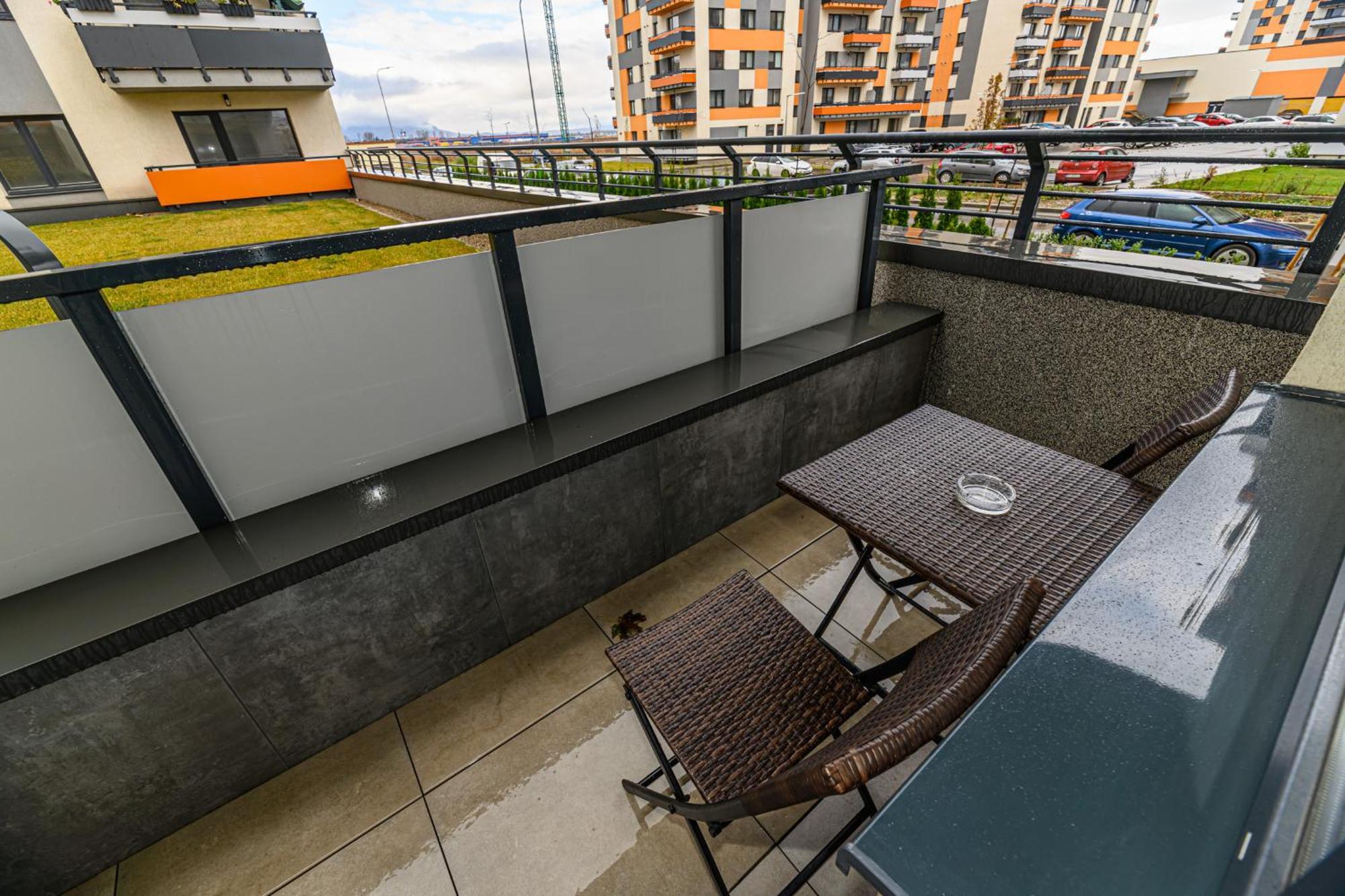 Grandis Residence Luxury Apartment Брашов Екстериор снимка